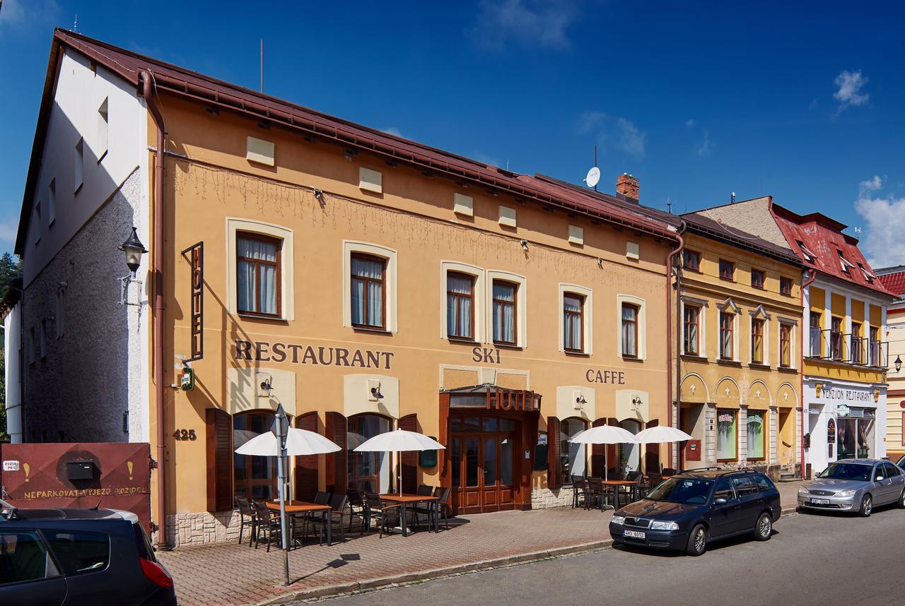 Ski Hotel Svoboda Nad Upou Bagian luar foto