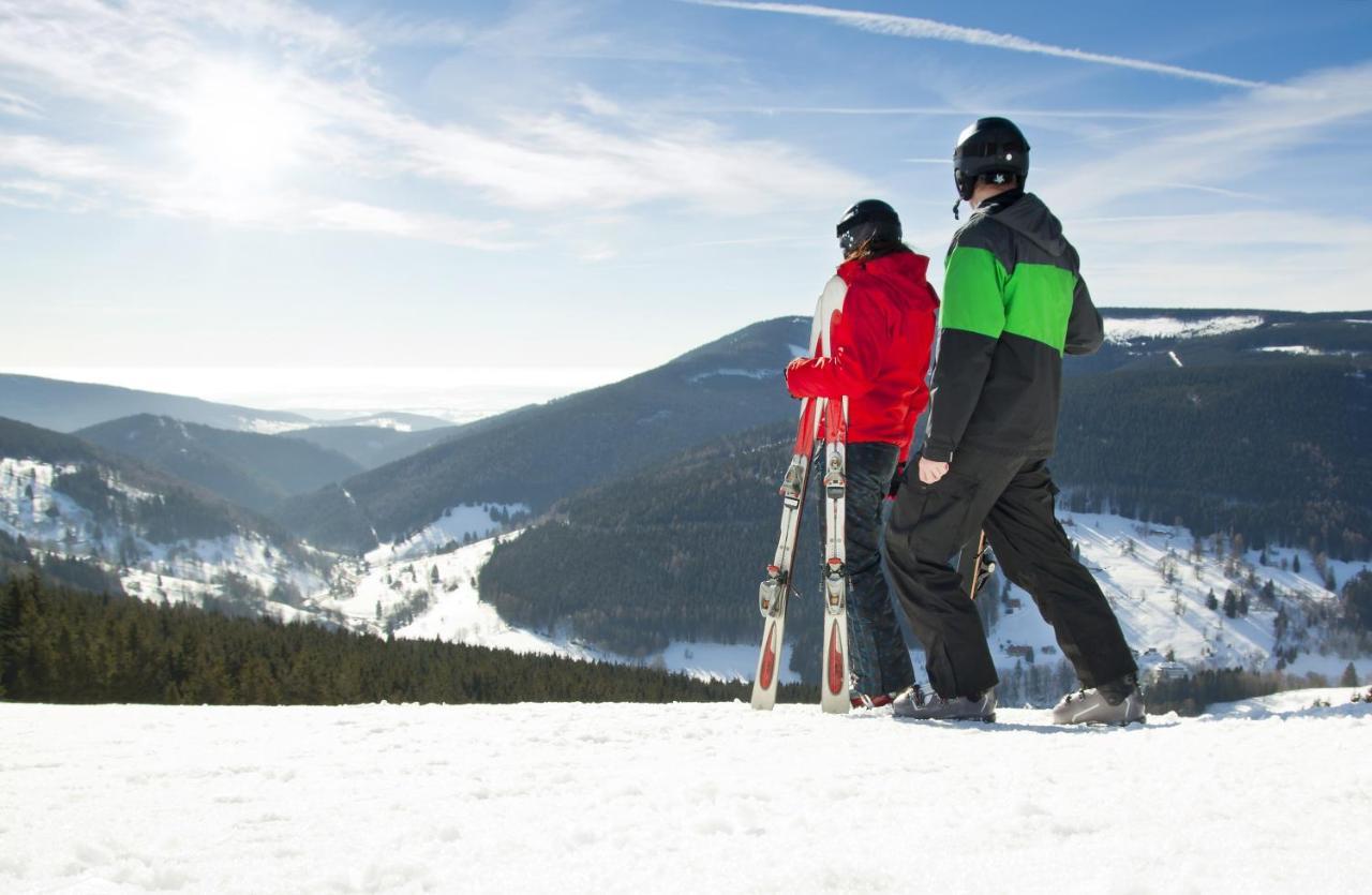 Ski Hotel Svoboda Nad Upou Bagian luar foto